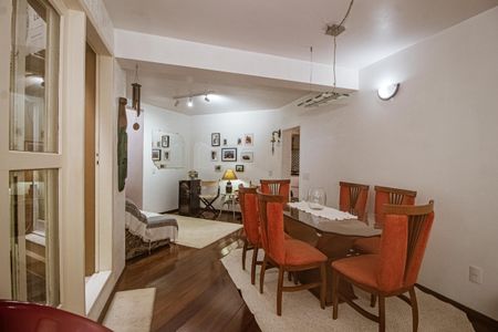 Casa à venda com 306m², 3 quartos e 2 vagas Casa à venda com 306m², 3 quartos e 2 vagasSala