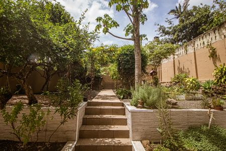 Casa à venda com 306m², 3 quartos e 2 vagas Casa à venda com 306m², 3 quartos e 2 vagasÁrea comum