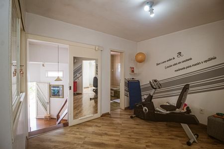 Casa à venda com 306m², 3 quartos e 2 vagas Casa à venda com 306m², 3 quartos e 2 vagasAcademia