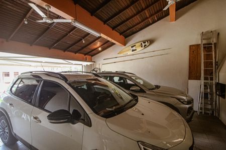 Casa à venda com 306m², 3 quartos e 2 vagas Casa à venda com 306m², 3 quartos e 2 vagasGaragem