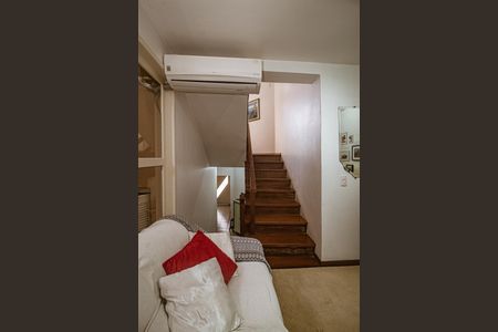 Casa à venda com 306m², 3 quartos e 2 vagas Casa à venda com 306m², 3 quartos e 2 vagasSala