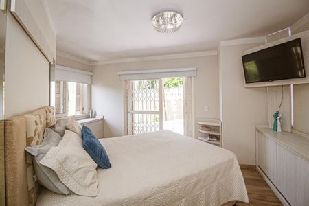 Casa à venda com 306m², 3 quartos e 2 vagas Casa à venda com 306m², 3 quartos e 2 vagasSuite