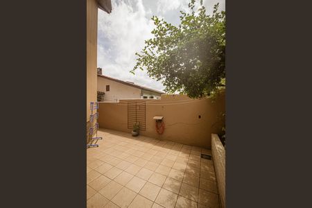 Casa à venda com 306m², 3 quartos e 2 vagas Casa à venda com 306m², 3 quartos e 2 vagasÁrea comum