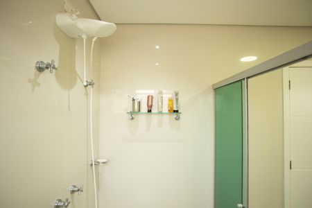 Casa à venda com 540m², 4 quartos e 4 vagasBanheiro do Quarto 1