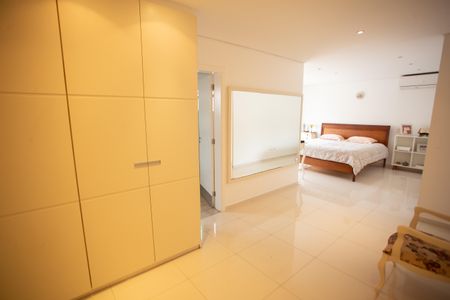 Casa à venda com 540m², 4 quartos e 4 vagasQuarto 