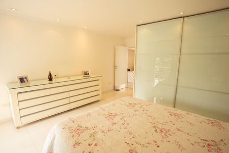 Casa à venda com 540m², 4 quartos e 4 vagasQuarto 2