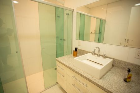 Casa à venda com 540m², 4 quartos e 4 vagasBanheiro do Quarto 3