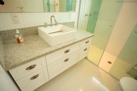 Casa à venda com 540m², 4 quartos e 4 vagasBanheiro do Quarto 2