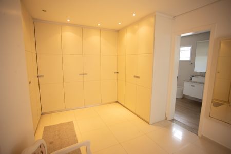 Casa à venda com 540m², 4 quartos e 4 vagasQuarto 