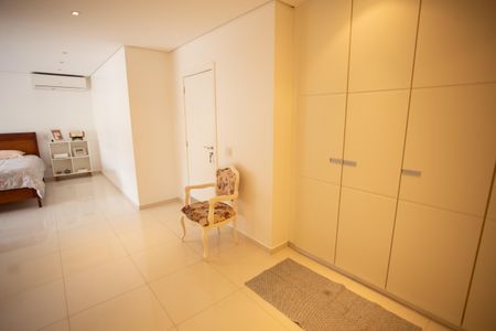 Casa à venda com 540m², 4 quartos e 4 vagasQuarto 