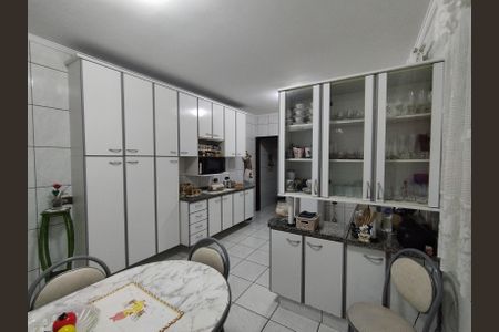 Casa à venda com 139m², 3 quartos e 3 vagasCozinha 