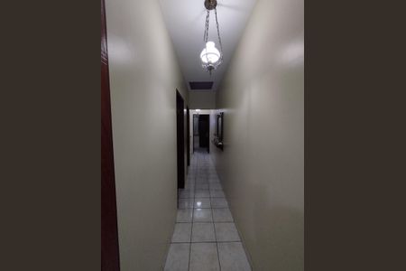 Casa à venda com 139m², 3 quartos e 3 vagasCorredor