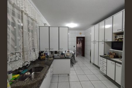 Casa à venda com 139m², 3 quartos e 3 vagasCozinha 