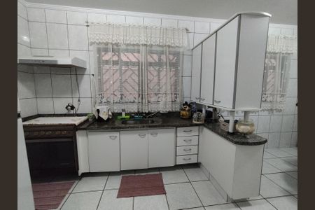 Casa à venda com 139m², 3 quartos e 3 vagasCozinha 