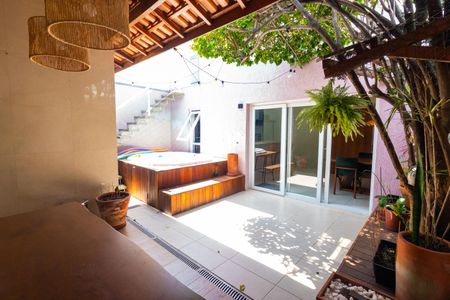 Casa à venda com 250m², 4 quartos e 1 vagaQuintal