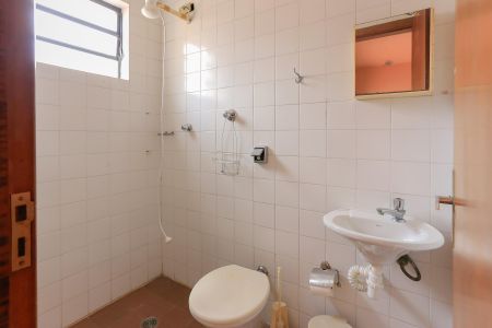 Casa à venda com 204m², 4 quartos e 2 vagasBanheiro de Serviço