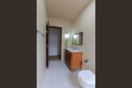 Casa à venda com 204m², 4 quartos e 2 vagasBanheiro 1