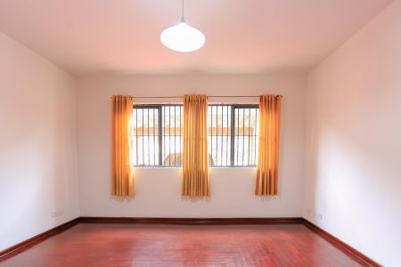 Casa à venda com 204m², 4 quartos e 2 vagasSala