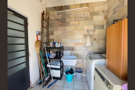 Casa à venda com 329m², 3 quartos e 8 vagas Casa à venda com 329m², 3 quartos e 8 vagasÁrea de Serviço