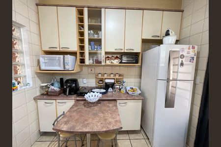 Casa à venda com 329m², 3 quartos e 8 vagas Casa à venda com 329m², 3 quartos e 8 vagasCozinha