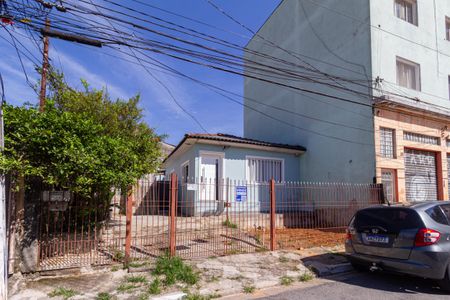 Casa à venda com 81m², 2 quartos e 2 vagas Casa à venda com 81m², 2 quartos e 2 vagasFachada