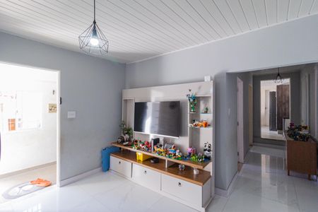 Casa à venda com 81m², 2 quartos e 2 vagas Casa à venda com 81m², 2 quartos e 2 vagasSala