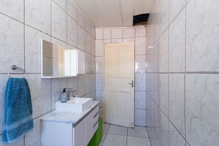 Casa à venda com 81m², 2 quartos e 2 vagas Casa à venda com 81m², 2 quartos e 2 vagasBanheiro