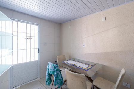 Casa à venda com 81m², 2 quartos e 2 vagas Casa à venda com 81m², 2 quartos e 2 vagasCozinha