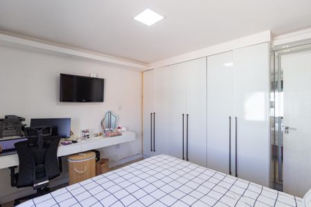 Casa à venda com 81m², 2 quartos e 2 vagas Casa à venda com 81m², 2 quartos e 2 vagasSuíte