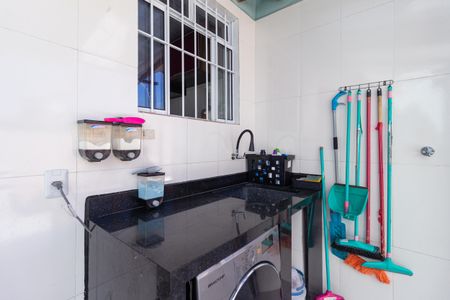 Casa à venda com 81m², 2 quartos e 2 vagas Casa à venda com 81m², 2 quartos e 2 vagasÁrea de serviço