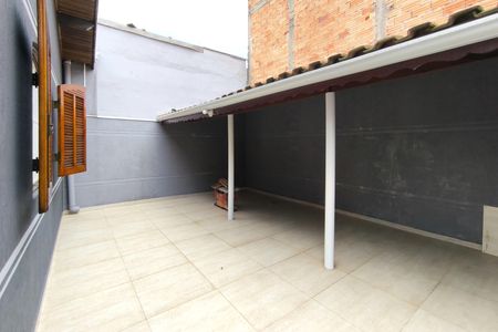 Casa para alugar com 128m², 2 quartos e 3 vagasQuintal