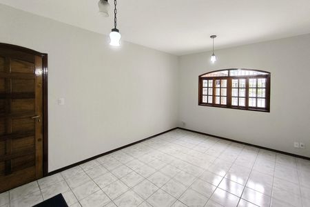 Casa para alugar com 128m², 2 quartos e 3 vagasSala