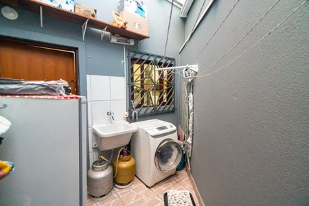 Casa à venda com 118m², 3 quartos e 1 vagaLavanderia