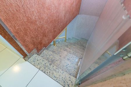 Casa à venda com 118m², 3 quartos e 1 vagaEscada