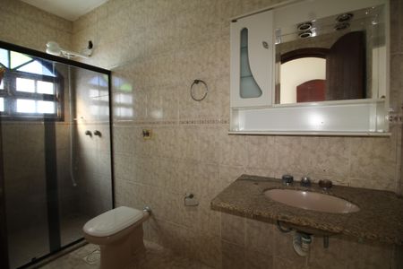 Casa de condomínio à venda com 229m², 4 quartos e 2 vagasQuarto 4 - Banheiro da Suíte