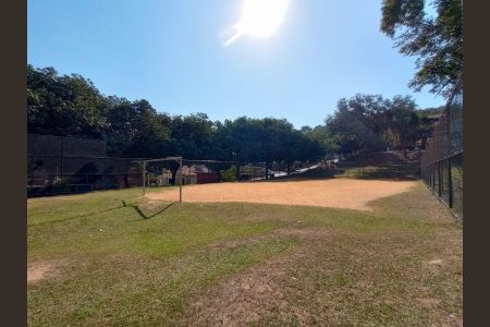 Casa de condomínio à venda com 229m², 4 quartos e 2 vagasCampo de Futebol