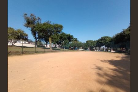 Casa de condomínio à venda com 229m², 4 quartos e 2 vagasCampo de Futebol