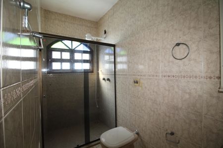 Casa de condomínio à venda com 229m², 4 quartos e 2 vagasQuarto 4 - Banheiro da Suíte