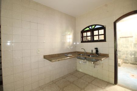 Casa de condomínio à venda com 229m², 4 quartos e 2 vagasCozinha