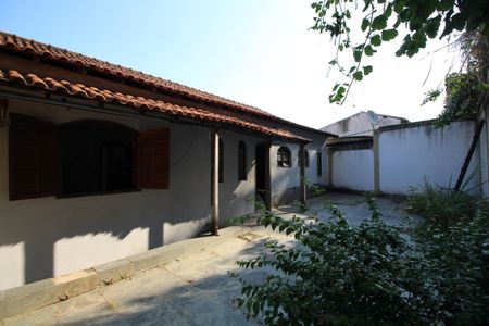 Casa de condomínio à venda com 229m², 4 quartos e 2 vagasTerraço