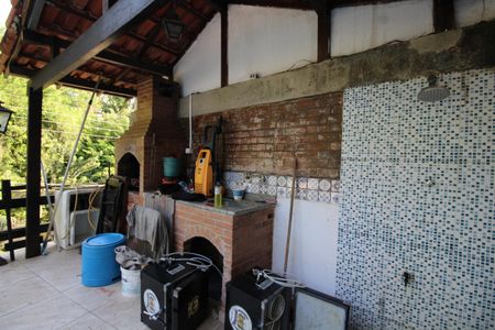 Casa de condomínio à venda com 229m², 4 quartos e 2 vagasChurrasqueira