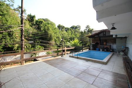 Casa de condomínio à venda com 229m², 4 quartos e 2 vagasÁrea Externa