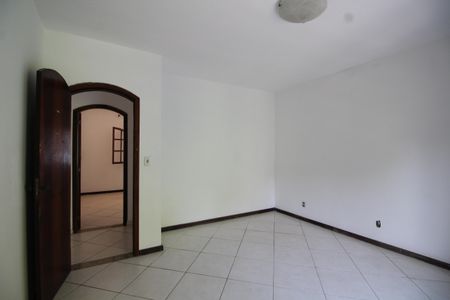 Casa de condomínio à venda com 229m², 4 quartos e 2 vagasQuarto 2