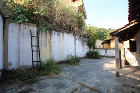 Casa de condomínio à venda com 229m², 4 quartos e 2 vagasTerraço