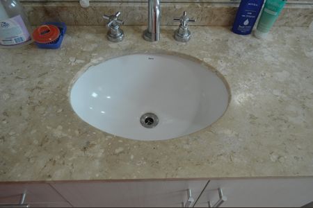 Apartamento para alugar com 205m², 3 quartos e 3 vagasBanheiro