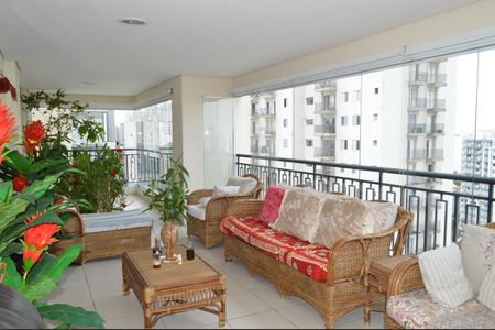 Apartamento para alugar com 205m², 3 quartos e 3 vagasSacada