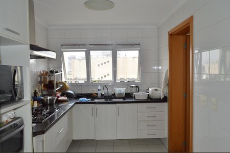 Apartamento para alugar com 205m², 3 quartos e 3 vagasCozinha