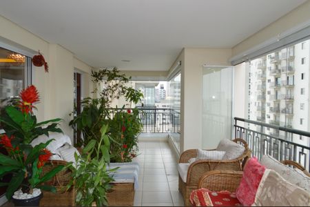 Apartamento para alugar com 205m², 3 quartos e 3 vagasSacada