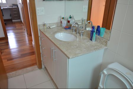 Apartamento para alugar com 205m², 3 quartos e 3 vagasBanheiro