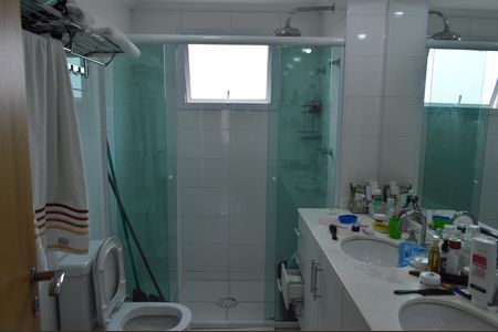 Apartamento para alugar com 205m², 3 quartos e 3 vagasBanheiro da suíte 1